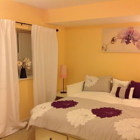 Mojoy Homesuites At Runyon 뉴어크 외부 사진
