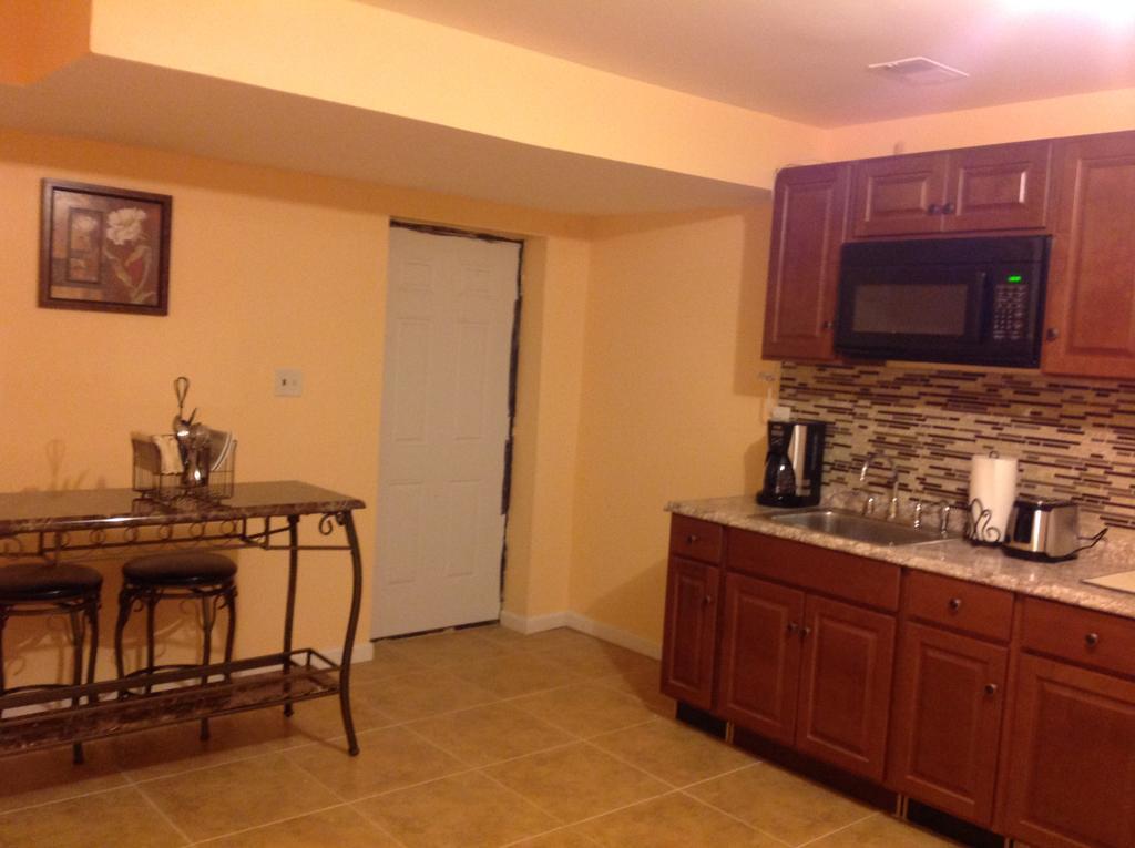 Mojoy Homesuites At Runyon 뉴어크 외부 사진