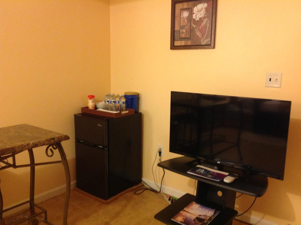 Mojoy Homesuites At Runyon 뉴어크 외부 사진